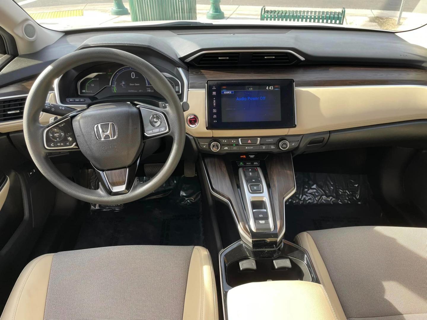 2021 WHITE /White Gold Honda Clarity Plug-In Hybrid (JHMZC5F13MC) with an 1.5L L4 DOHC 16V HYBRID engine, CVT transmission, located at 744 E Miner Ave, Stockton, CA, 95202, (209) 944-5770, 37.956863, -121.282082 - PLUS TAXES AND FEES - Photo#7